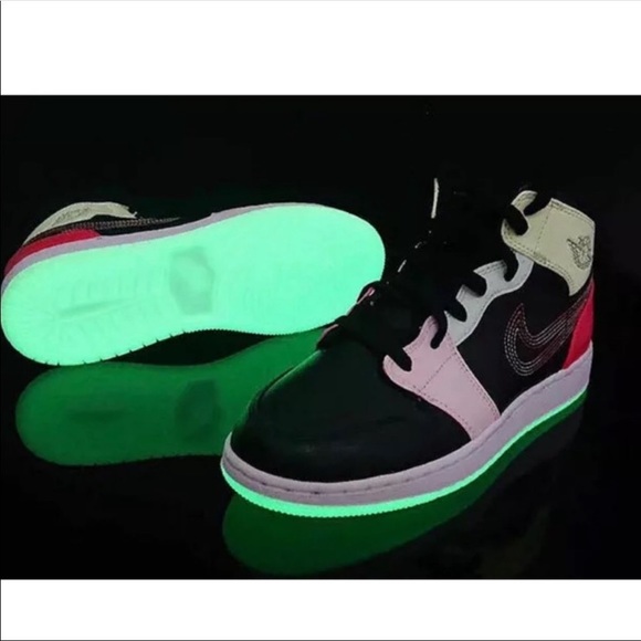 Air Jordan Mid - Picture 6 of 6